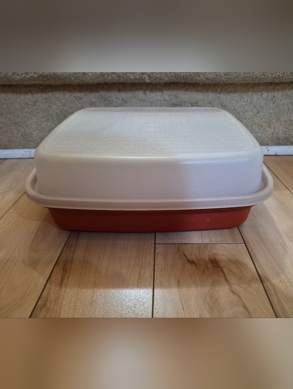 Tupperware season-serve marinating container (1294 &1295)